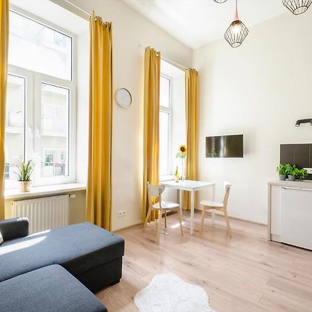 Cozy Apartments On Sierpnia Street Łódź Dış mekan fotoğraf