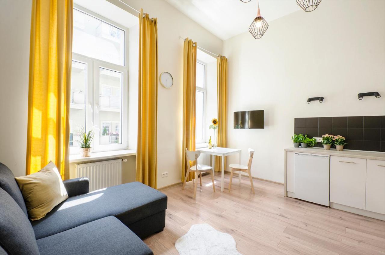 Cozy Apartments On Sierpnia Street Łódź Dış mekan fotoğraf
